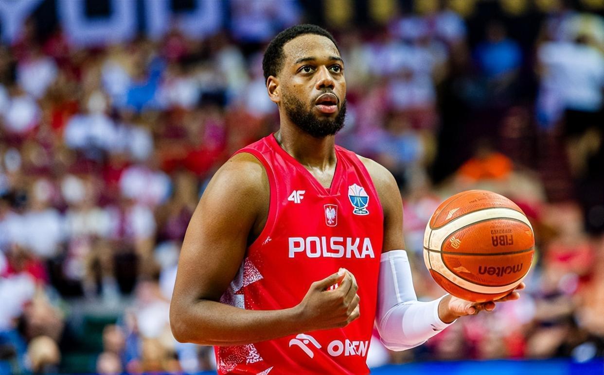 爱尔兰球迷和英国球迷斗殴欧洲杯